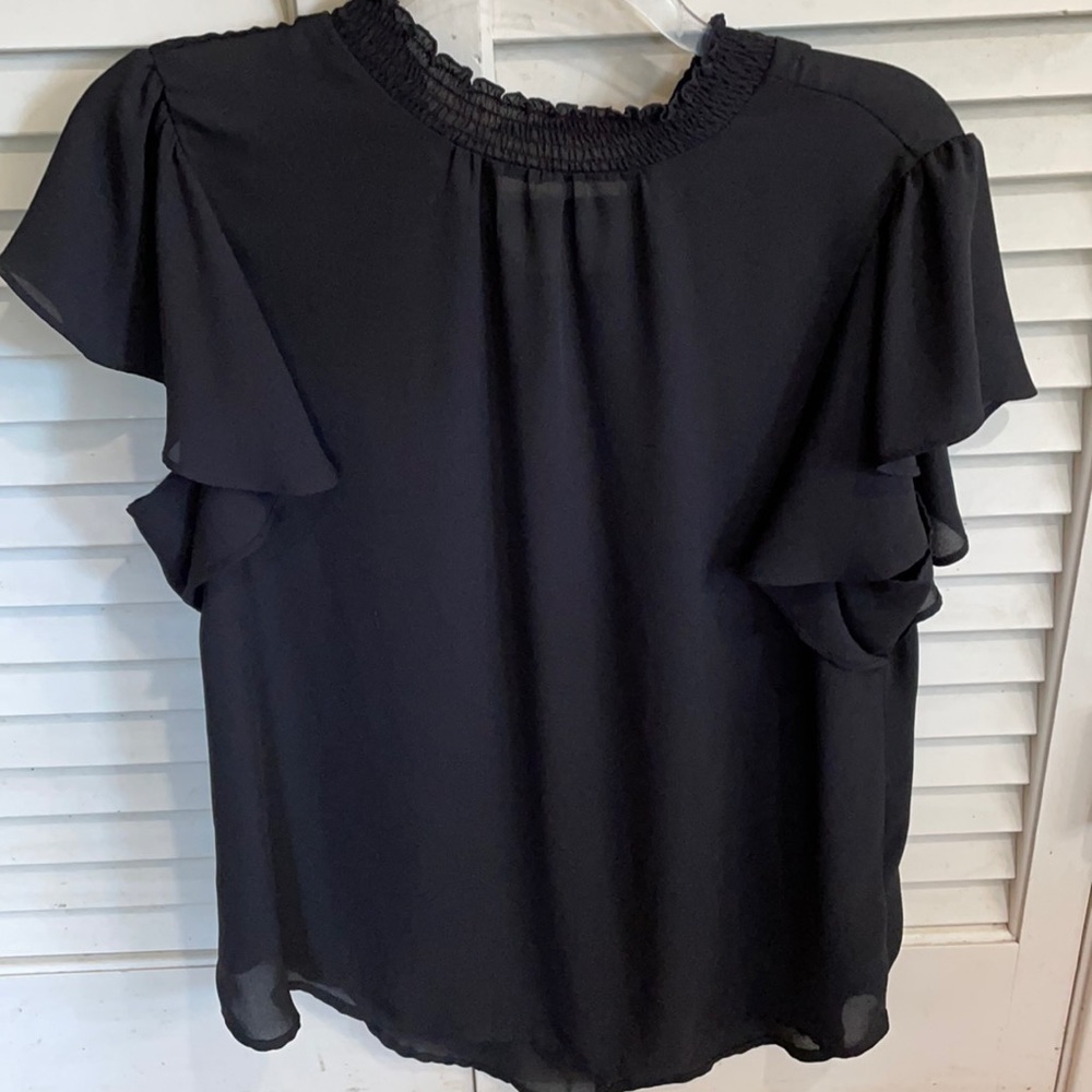 2 Apt 9 blouses